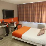Adonis Paris Sud Aparthotel 3*