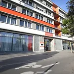 Adonis Paris Sud Aparthotel 3*