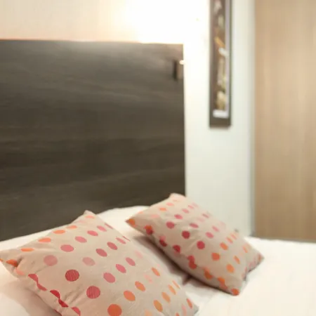 アパートホテル アドニス パリ シュッド シュビイ・ラリュ