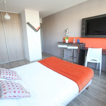 アパートホテル アドニス パリ シュッド シュビイ・ラリュ