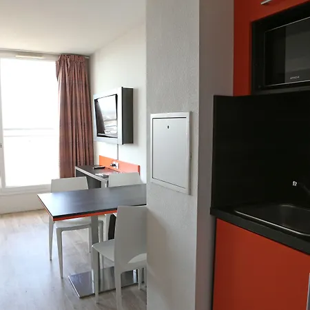 Apartahotel Adonis Paris Sud