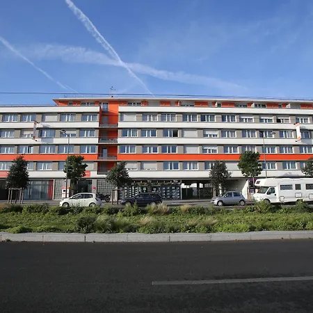 Adonis Paris Sud Aparthotel 3*