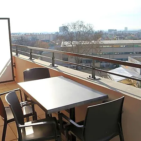 Adonis Paris Sud Aparthotel 3*