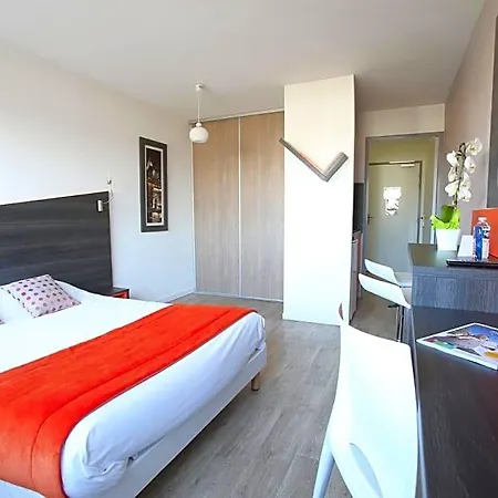 Adonis Paris Sud Aparthotel