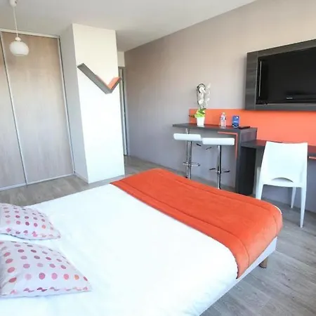Adonis Paris Sud Aparthotel 3*