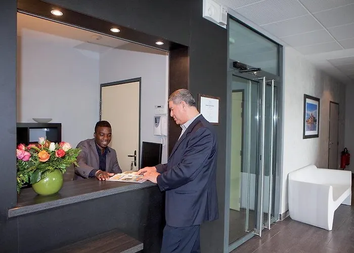 Adonis Paris Sud Апарт-отель Шевийи-Ларю