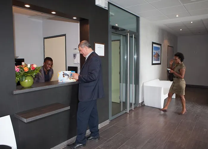 Adonis Paris Sud Апарт-отель Шевийи-Ларю