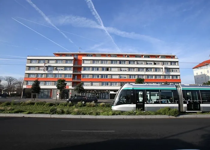 Апарт-отель Adonis Paris Sud Шевийи-Ларю