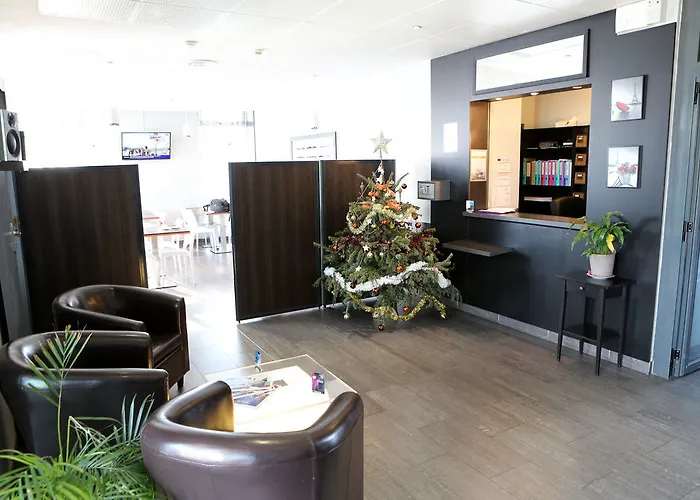 Adonis Paris Sud Апарт-отель Шевийи-Ларю