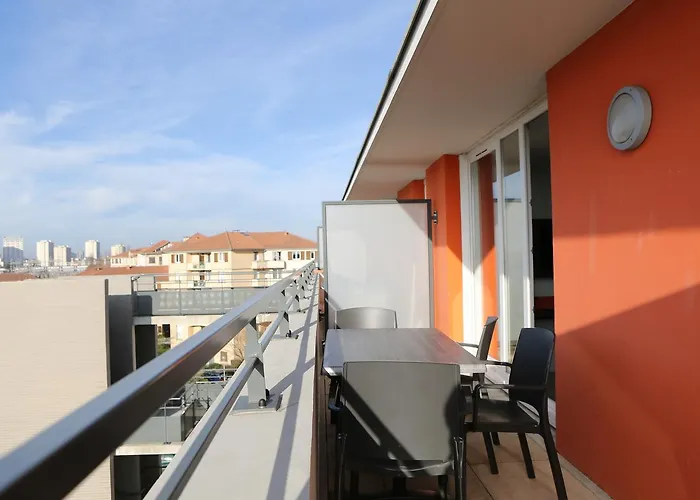 Апарт-отель Adonis Paris Sud 3*