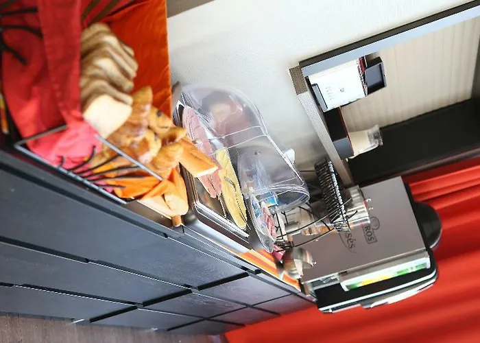 Апарт-отель Adonis Paris Sud Шевийи-Ларю